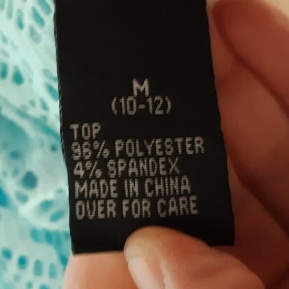 Amy Wear Crochet look cardigan/tank Top - Picture 6 of 7